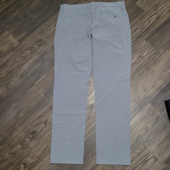 Travis Matthews Men's Gray Pants Size 36x32 Golf Athleisure Performance - Picture 2 of 9